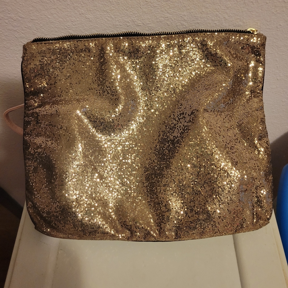 Oversized cosmetics bag